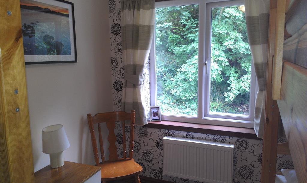 Lledr House Hostel Near Two Zip World Sites Dolwyddelan Room photo